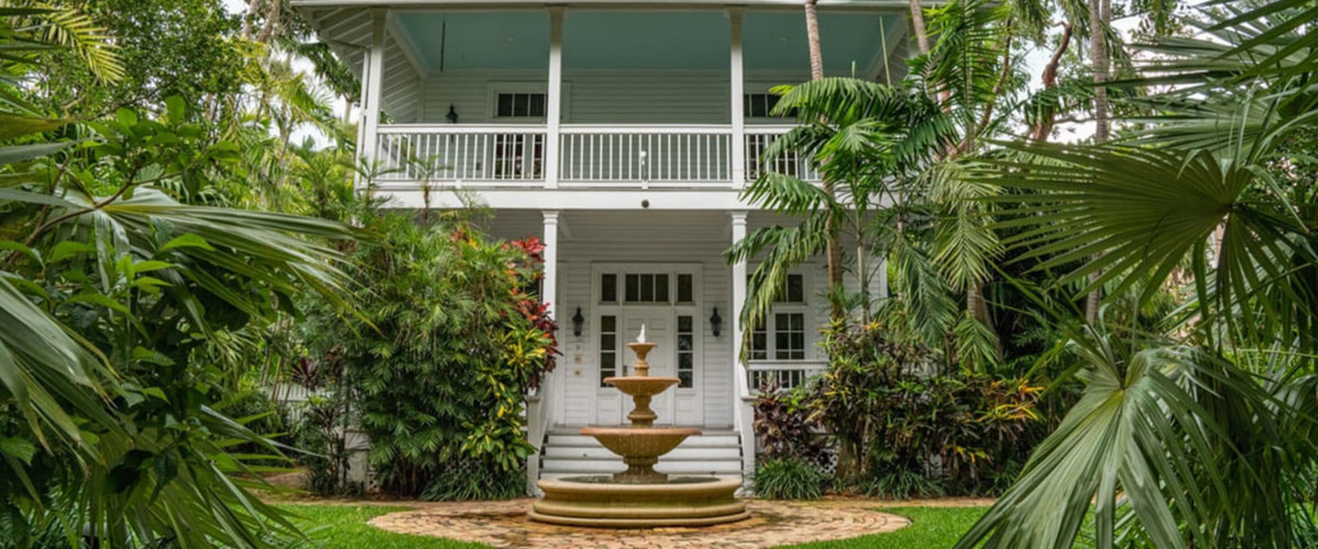 Who is we buy houses?